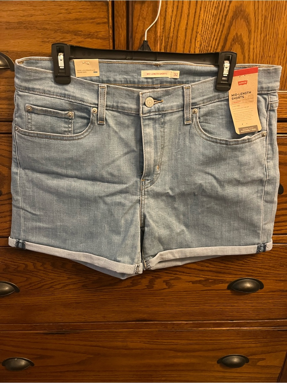 Levi's Light Blue Denim Mid-Length Shorts - Rolled Hem - Picture 12 of 12